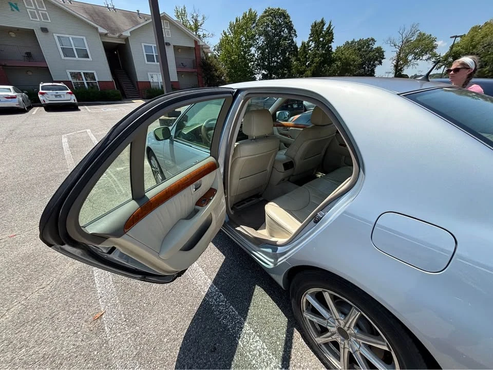 2003 Lexus LS 3rd Gen - Image 15 of 19