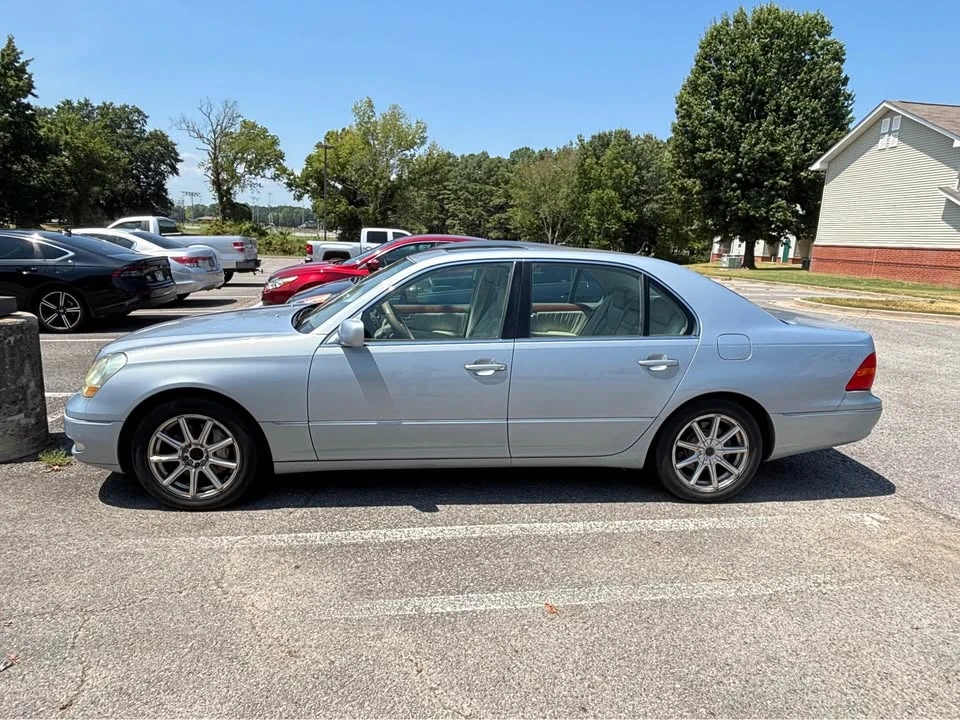 2003 Lexus LS 3rd Gen - Image 3 of 19