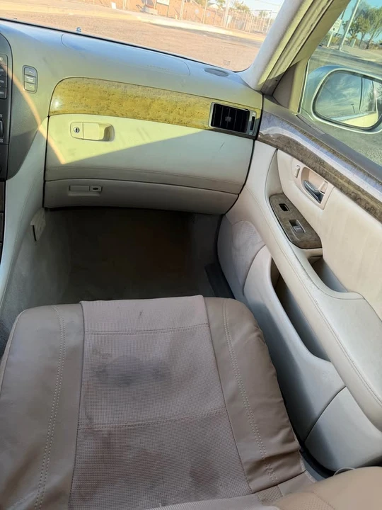 2003 Lexus LS 3rd Gen - Image 9 of 20