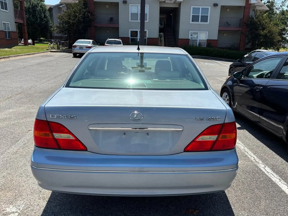 2003 Lexus LS 3rd Gen - Image 4 of 19