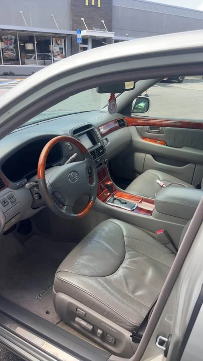 2003 Lexus LS 3rd Gen - Image 3 of 4