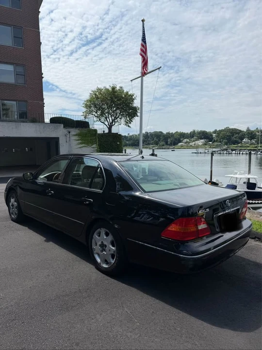 2003 Lexus LS 3rd Gen - Image 3 of 13