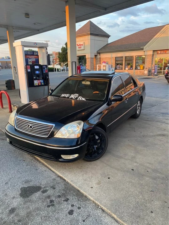 2003 Lexus LS 3rd Gen - Image 7 of 10