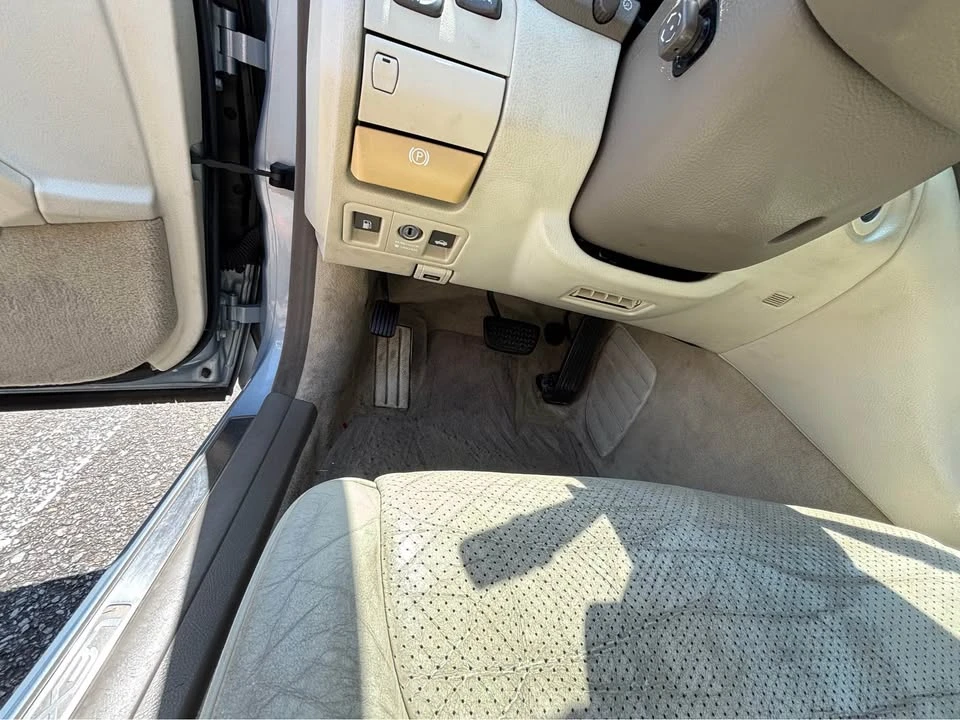 2003 Lexus LS 3rd Gen - Image 16 of 19