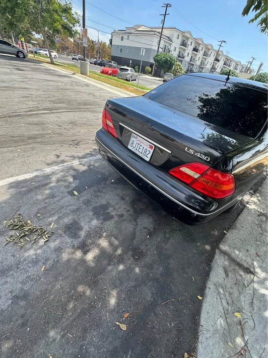2003 Lexus LS 3rd Gen - Image 12 of 19