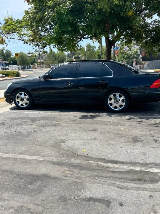2003 Lexus LS 3rd Gen - Image 2 of 19