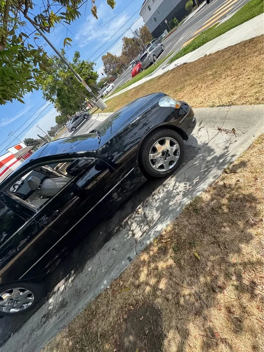 2003 Lexus LS 3rd Gen - Image 15 of 19