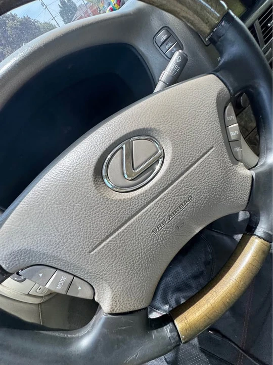 2003 Lexus LS 3rd Gen - Image 8 of 19