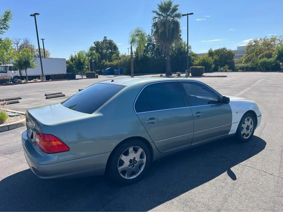 2003 Lexus LS 3rd Gen - Image 4 of 20