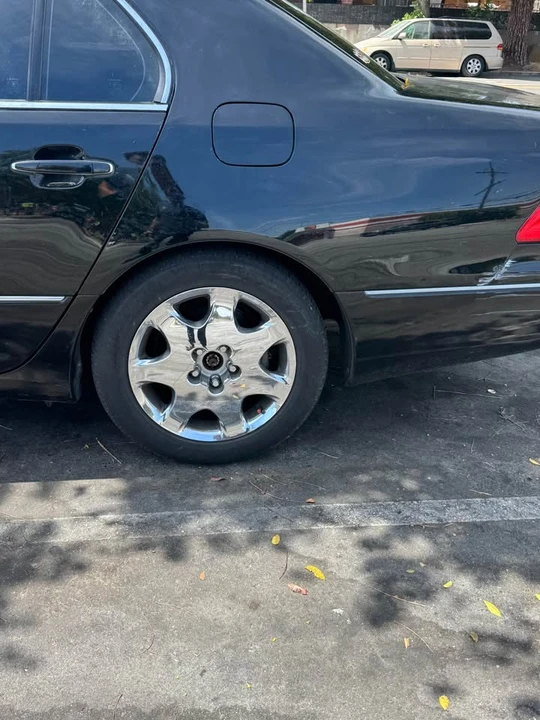 2003 Lexus LS 3rd Gen - Image 3 of 19