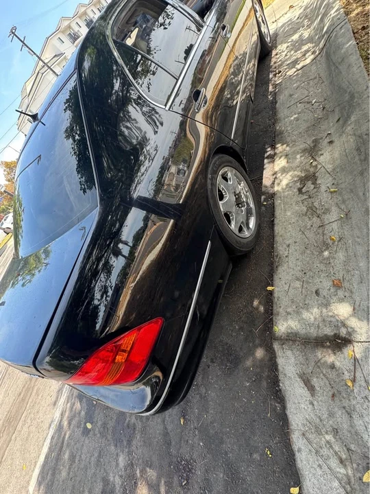2003 Lexus LS 3rd Gen - Image 13 of 19