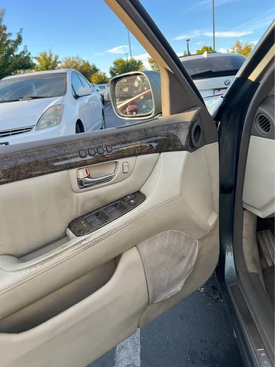 2003 Lexus LS 3rd Gen - Image 18 of 20