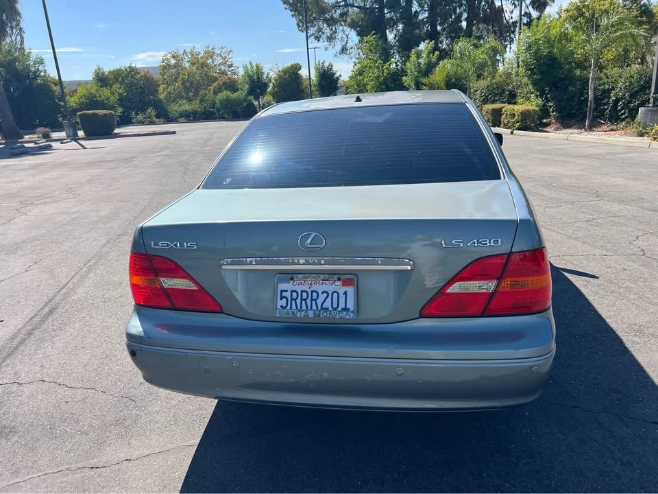 2003 Lexus LS 3rd Gen - Image 5 of 20