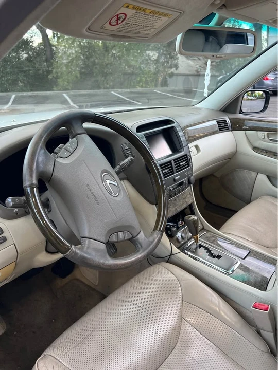 2003 Lexus LS 3rd Gen - Image 14 of 20