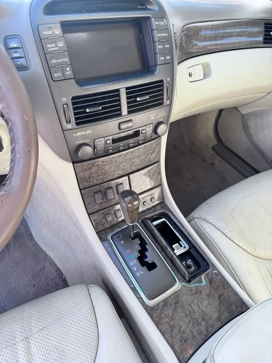 2003 Lexus LS 3rd Gen - Image 5 of 10