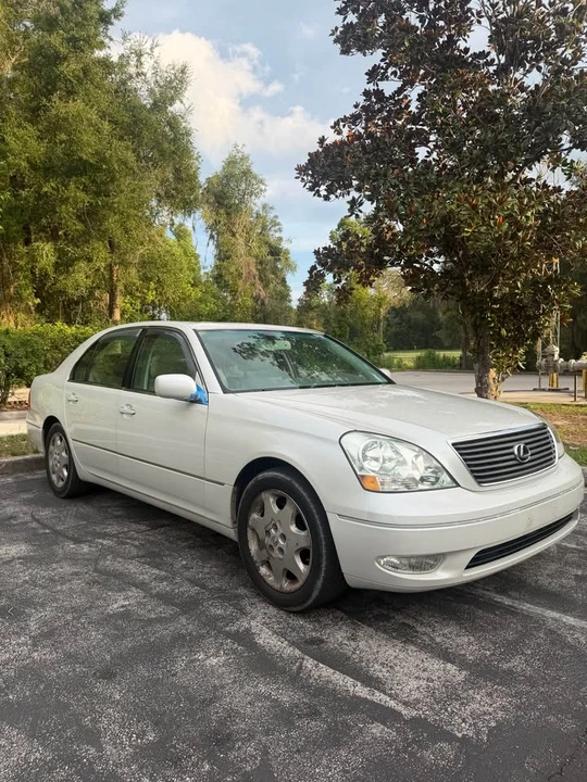 2003 Lexus LS 3rd Gen - Image 11 of 20