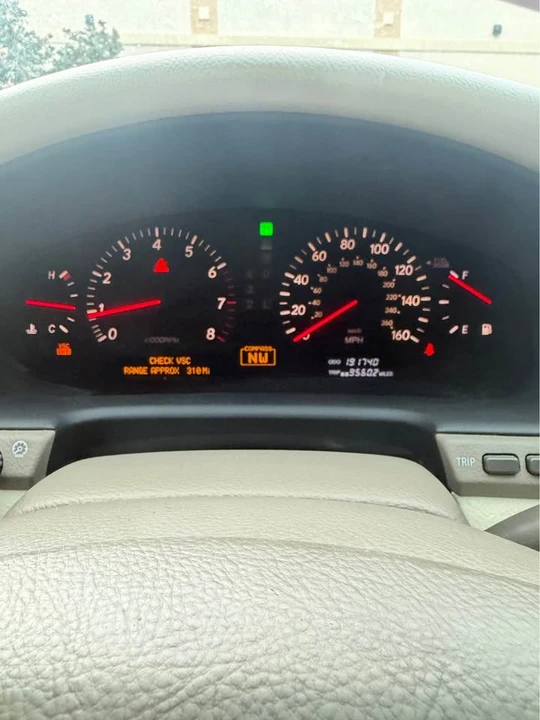 2003 Lexus LS 3rd Gen - Image 9 of 20