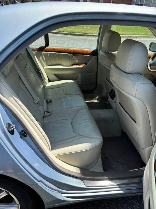 2003 Lexus LS 3rd Gen - Image 7 of 19