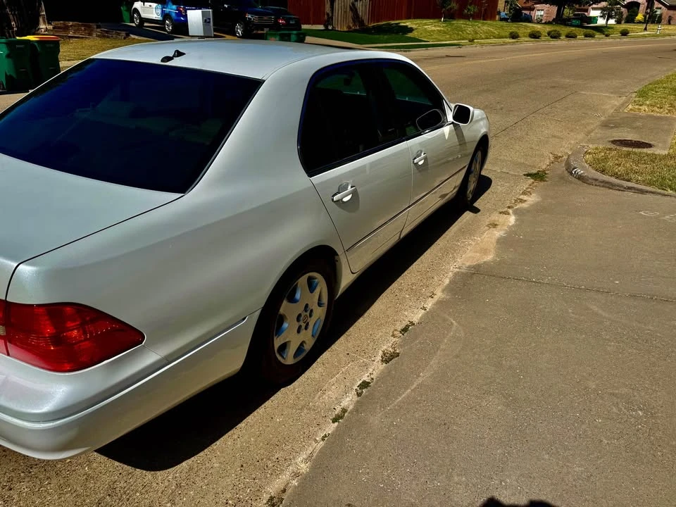 2003 Lexus LS 3rd Gen - Image 3 of 5