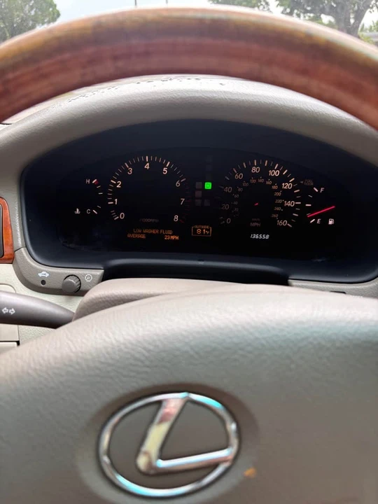 2003 Lexus LS 3rd Gen - Image 19 of 20