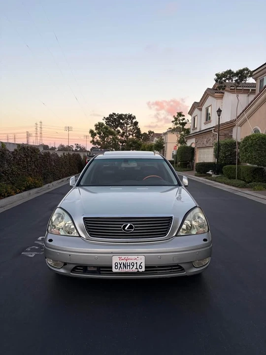 2003 Lexus LS 3rd Gen - Image 8 of 20