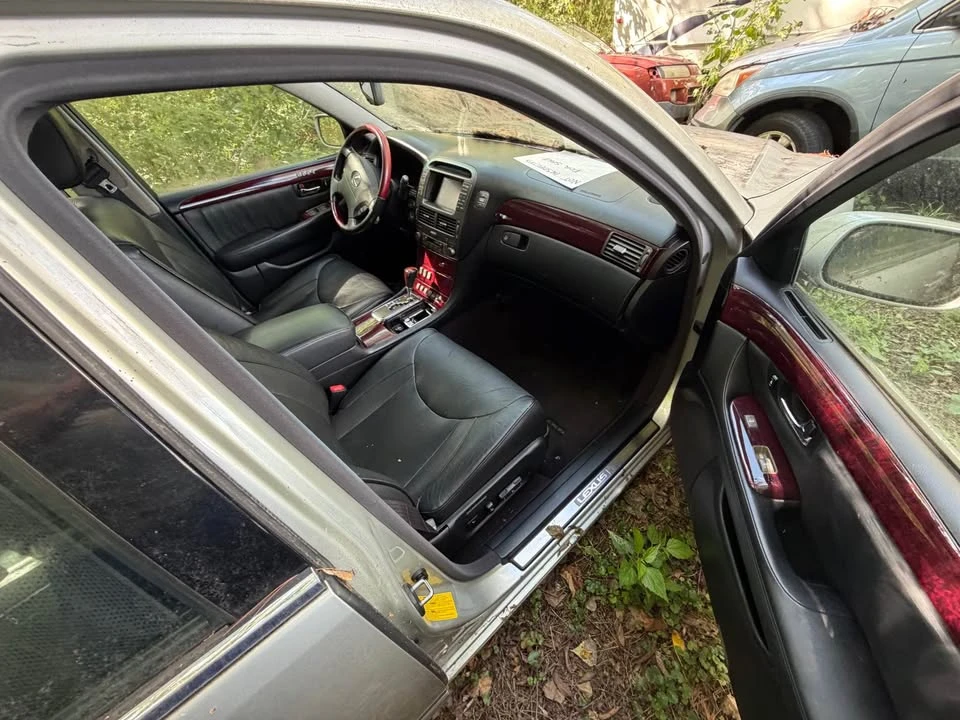 2003 Lexus LS 3rd Gen - Image 2 of 9