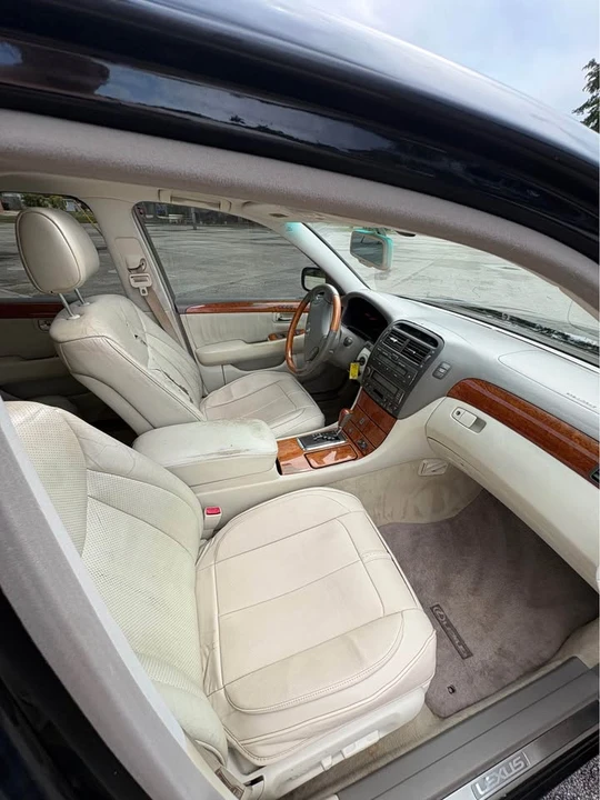2003 Lexus LS 3rd Gen - Image 12 of 20