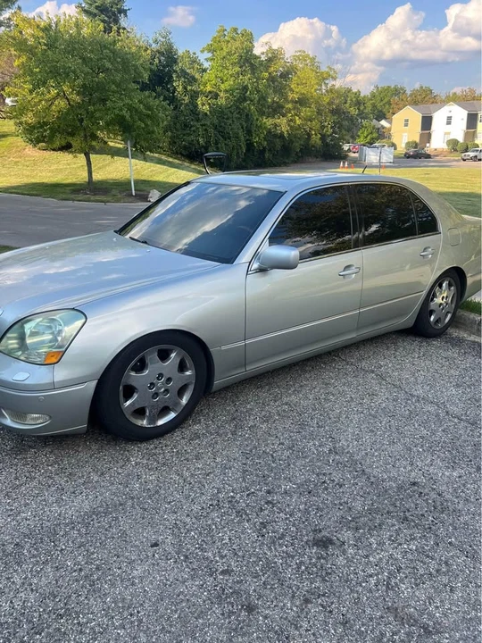 2003 Lexus LS 3rd Gen - Image 5 of 16