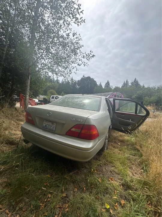 2003 Lexus LS 3rd Gen - Image 5 of 5