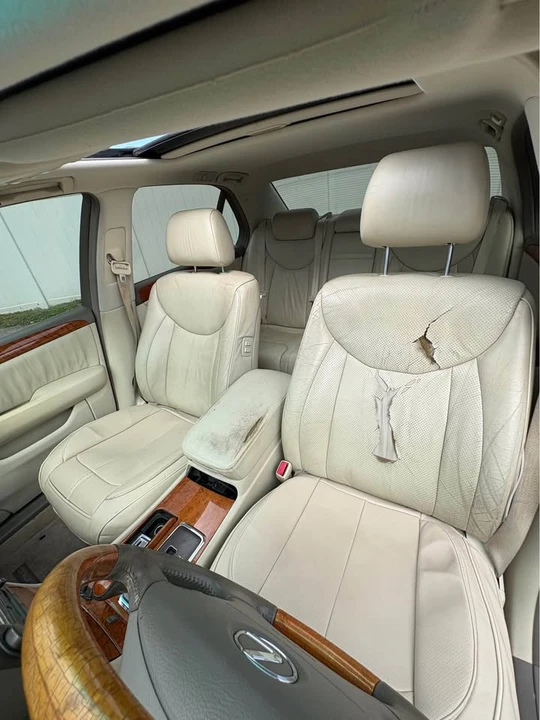 2003 Lexus LS 3rd Gen - Image 11 of 20