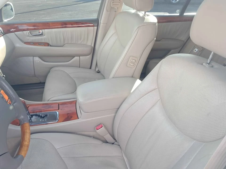 2003 Lexus LS 3rd Gen - Image 12 of 16