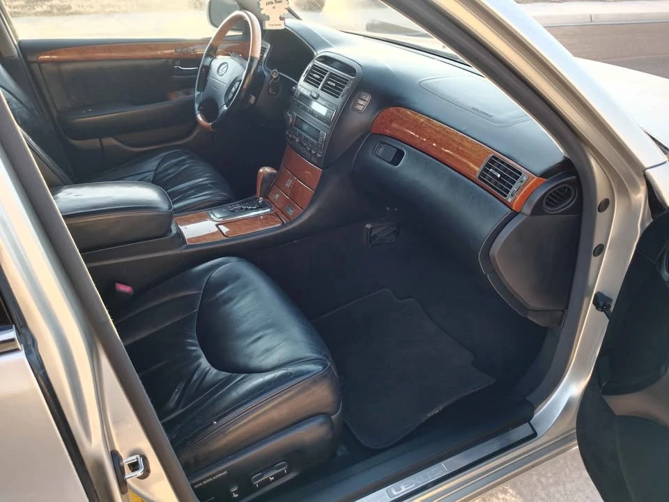2003 Lexus LS 3rd Gen - Image 5 of 9