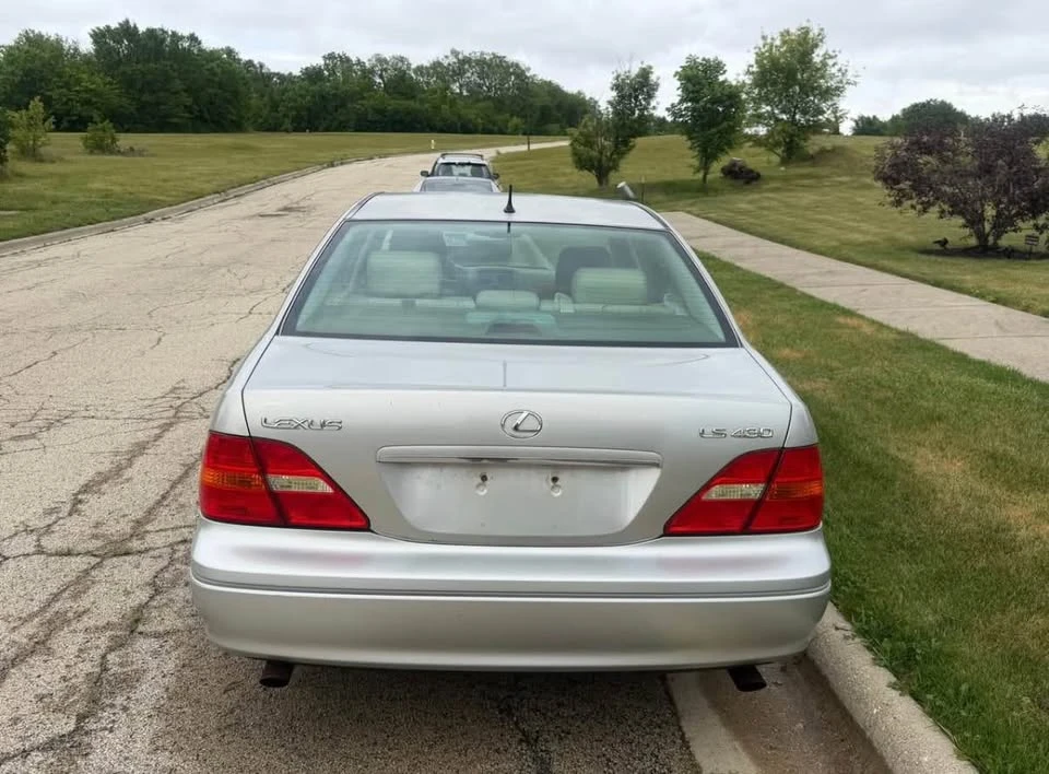 2003 Lexus LS 3rd Gen - Image 4 of 9