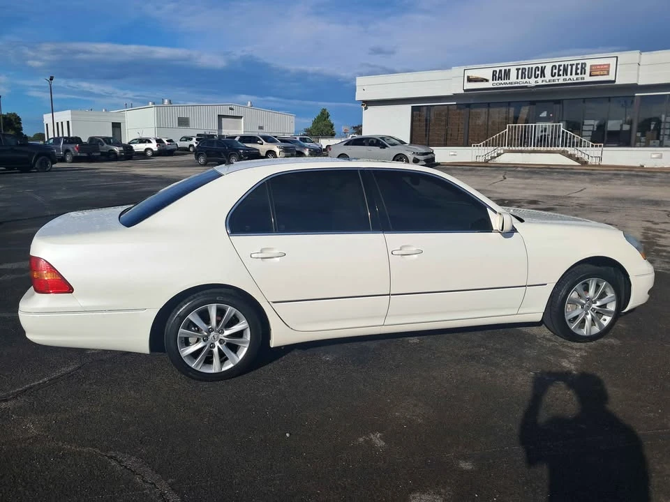 2003 Lexus LS 3rd Gen - Image 3 of 16