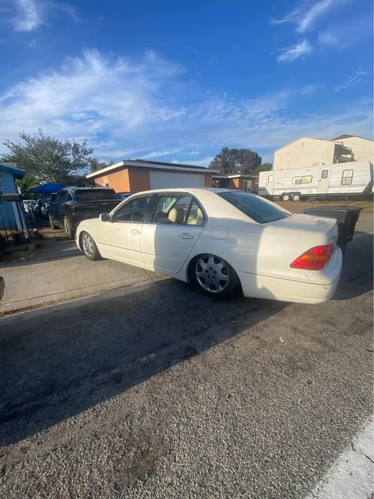 2003 Lexus LS 3rd Gen - Image 4 of 7