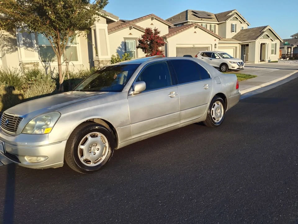 2003 Lexus LS 3rd Gen - Image 2 of 9