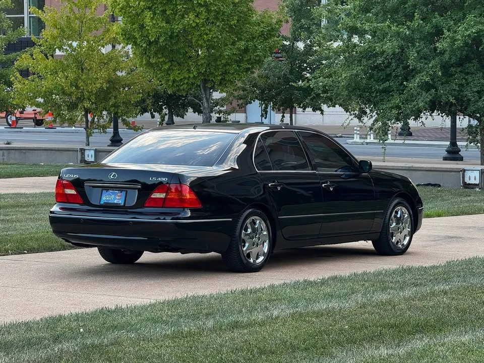 2003 Lexus LS 3rd Gen - Image 4 of 17