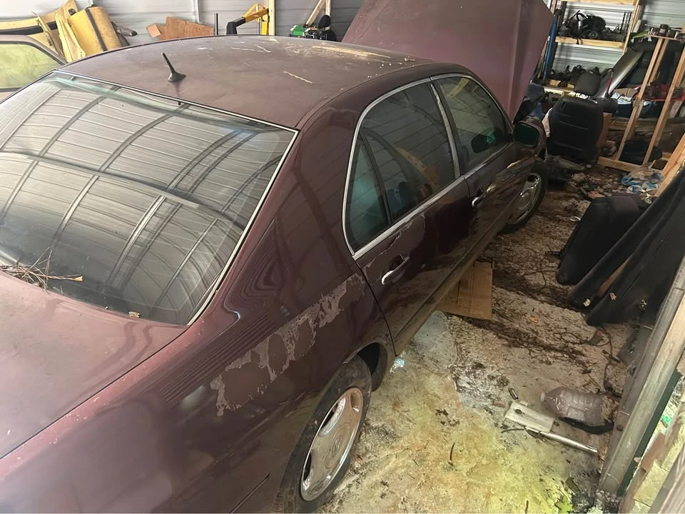 2003 Lexus LS 3rd Gen - Image 3 of 8