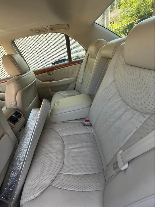 2003 Lexus LS 3rd Gen - Image 4 of 11