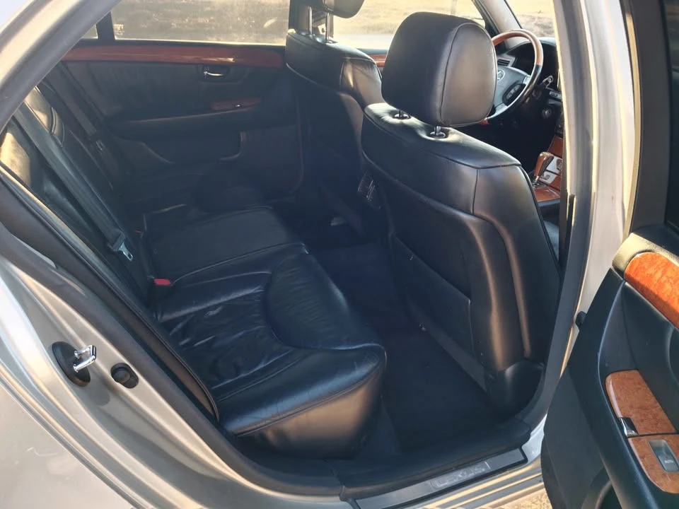 2003 Lexus LS 3rd Gen - Image 6 of 9