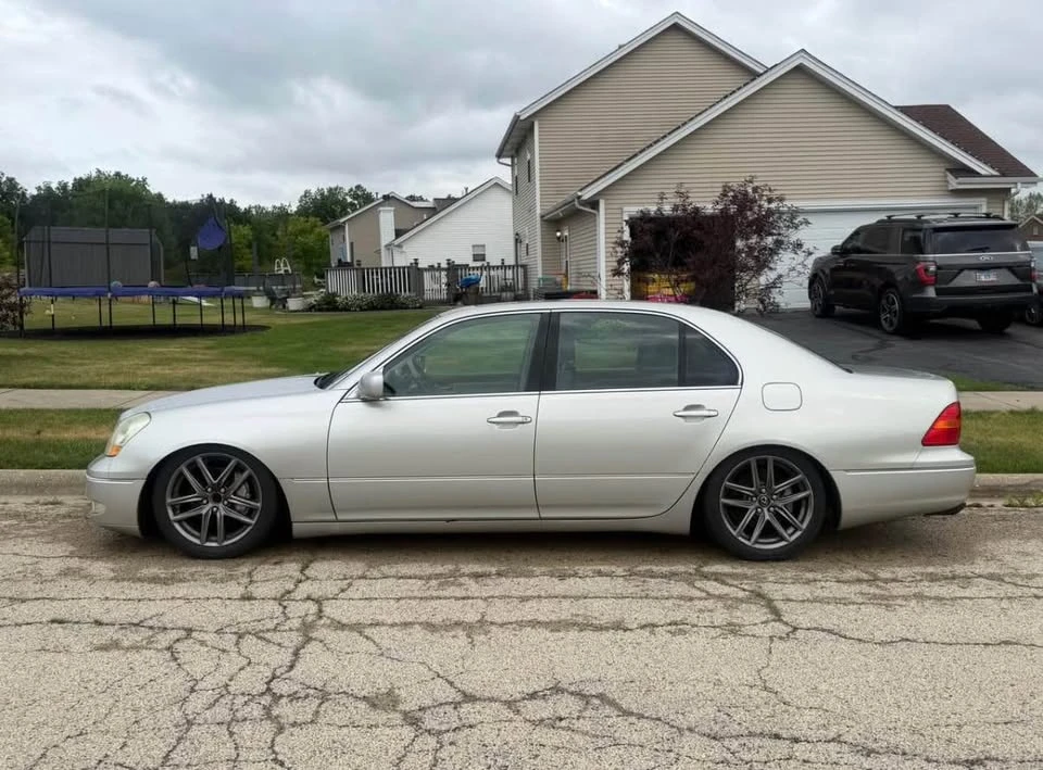 2003 Lexus LS 3rd Gen - Image 3 of 9