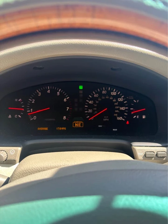 2003 Lexus LS 3rd Gen - Image 2 of 11
