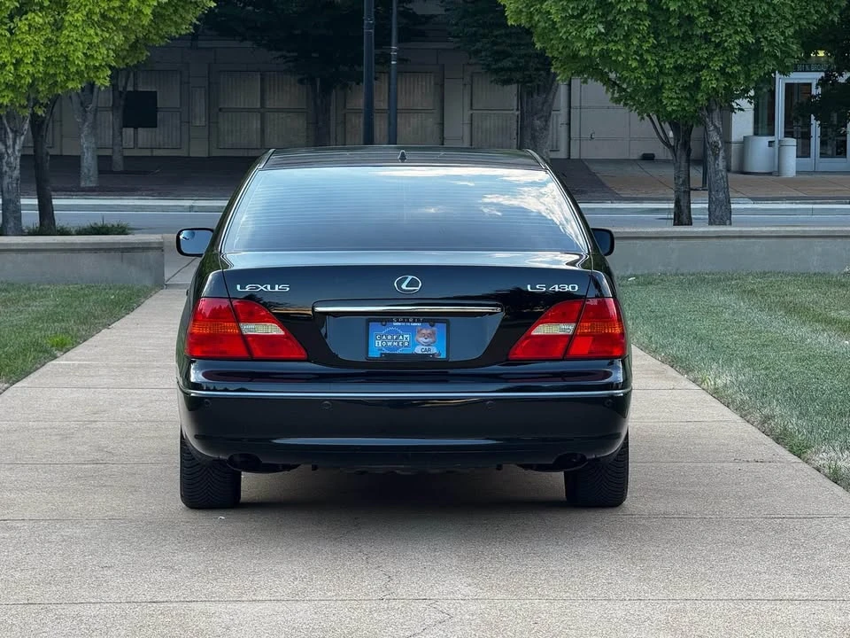 2003 Lexus LS 3rd Gen - Image 8 of 17