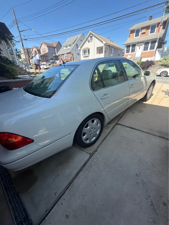 2003 Lexus LS 3rd Gen - Image 7 of 11