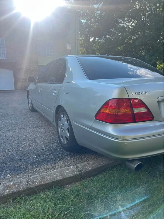 2003 Lexus LS 3rd Gen - Image 4 of 11