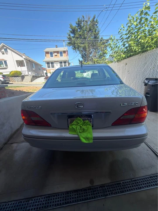 2003 Lexus LS 3rd Gen - Image 8 of 11
