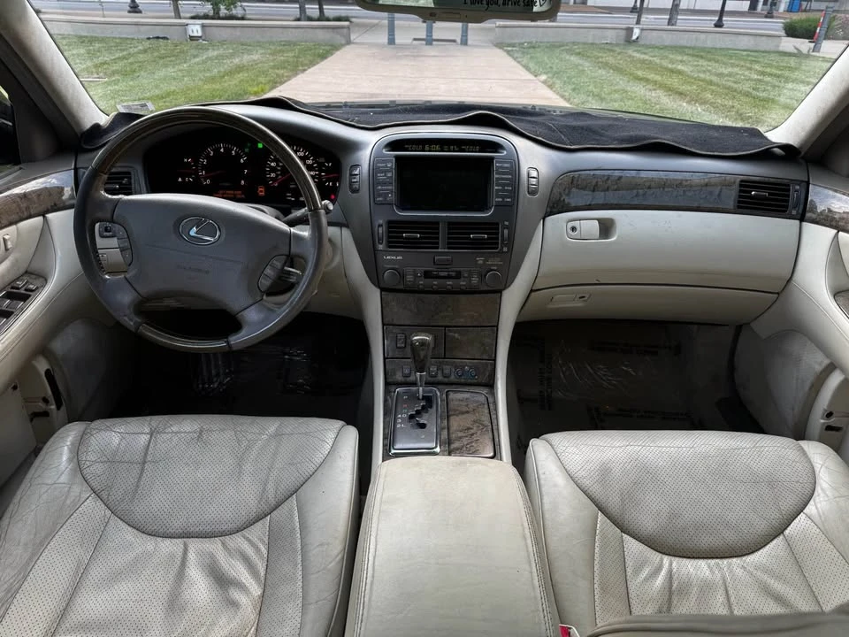 2003 Lexus LS 3rd Gen - Image 10 of 17