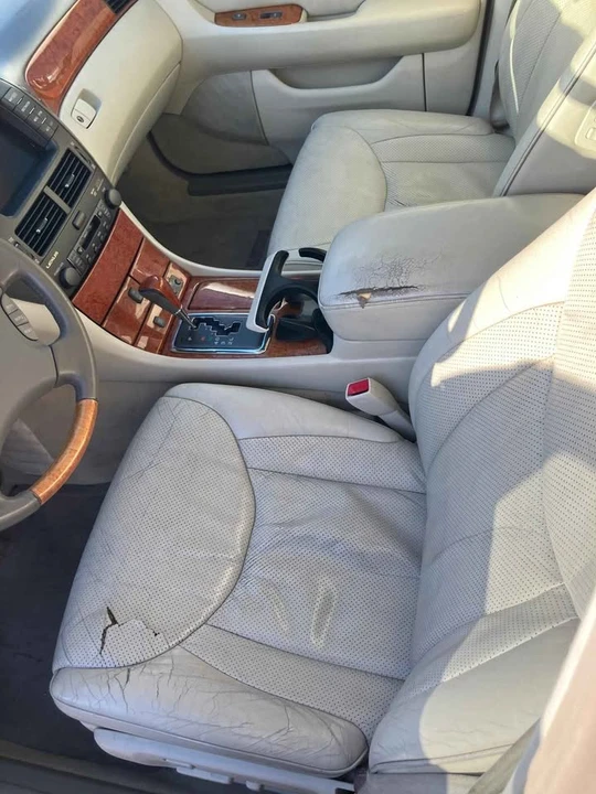 2003 Lexus LS 3rd Gen - Image 5 of 11