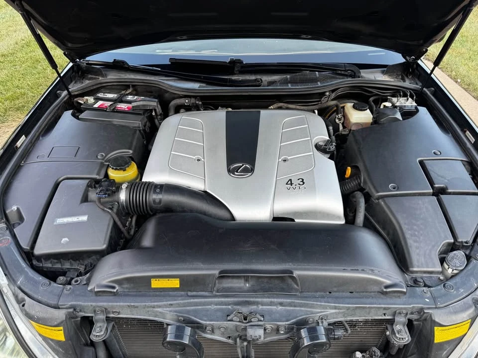 2003 Lexus LS 3rd Gen - Image 16 of 18