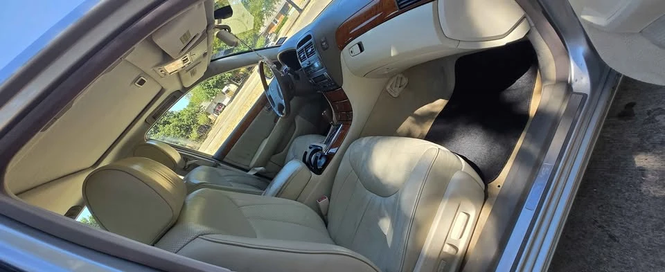 2003 Lexus LS 3rd Gen - Image 7 of 10